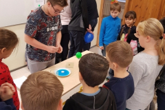 9.b klass katseid tegemas - 11.10.2017